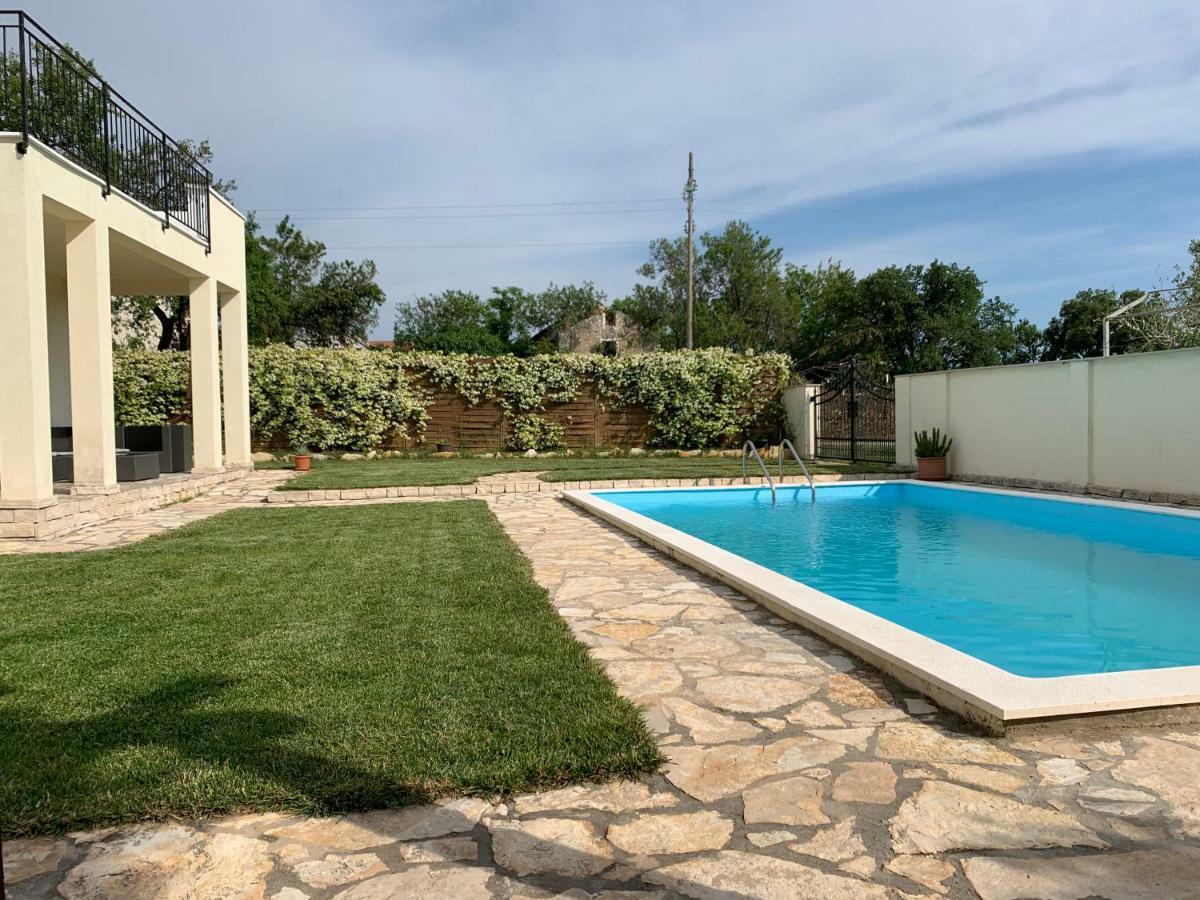 Villa Pistan Murvica  외부 사진