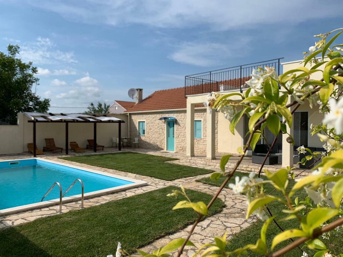 Villa Pistan Murvica  외부 사진